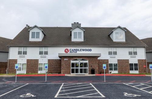 Wichita Hotel | Candlewood Suites Wichita Northwest by IHG