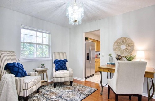 Southpoint House | ~Candy Apple Plush Pad Sleeps 10 Trains & Shops~