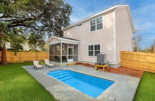 North Charleston House | Candy Cloud- Pool- Park Circle, mins to Dtwn