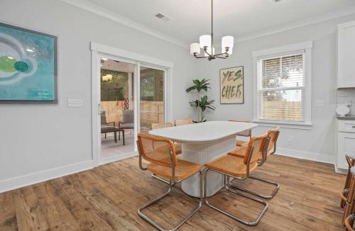 North Charleston House | Candy Cloud- Pool- Park Circle, mins to Dtwn
