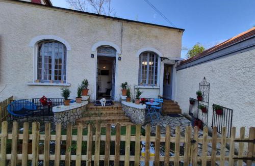 La Celle-sous-Gouzon House | Candy house