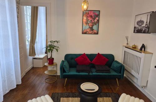 La Celle-sous-Gouzon House | Candy house