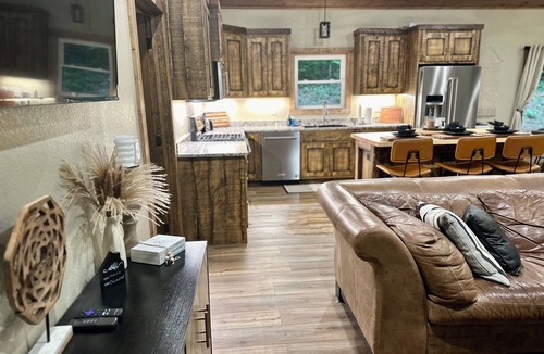 Unaka Cabin | Candy Mountain cabinnNature lovers paradise