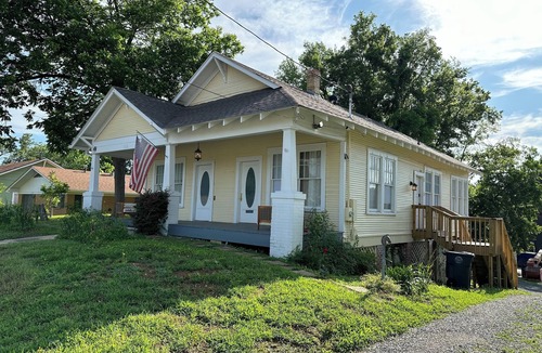 Downtown Historic House | Cane River Living Downtown Historic District Walk to Front St 5 bedrooms