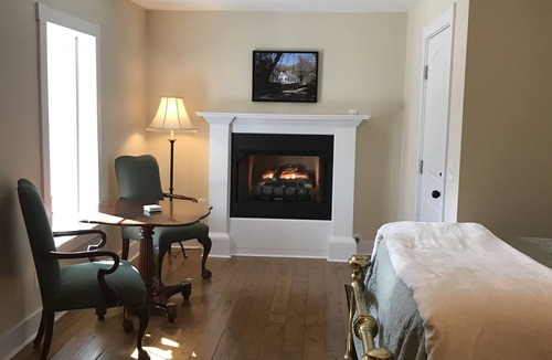 Alcorn State Bed & Breakfast | Canemount Plantation Inn