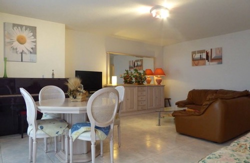 La Jetee Apartment | Canet: Air-conditioned apartment for 6 with sea view, garage, WIFI