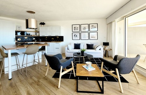 La Cote Radieuse Apartment | Canet-en-Roussillon - Modern & Cosy T3 - 6 ppl - A/C, Garage - Pool