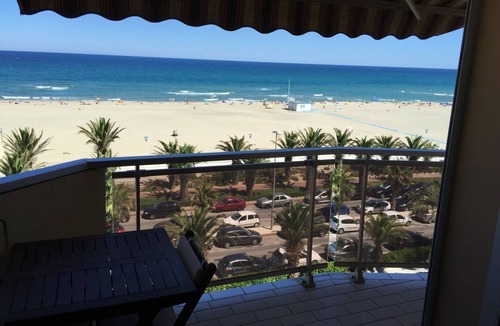 Le Grand Large Apartment | Canet-Plage,T2 face mer, 46m2,traversant, parking couvert, Clim mobile, wifi.