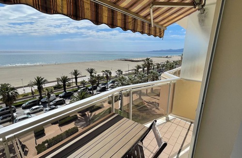 Le Grand Large Apartment | Canet-Plage,T2 face mer, 46m2,traversant, parking couvert, Clim mobile, wifi.