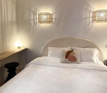 6th Arrondissement Apartment | Canettes Deluxe Apartment