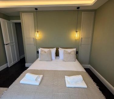 Westcliff-on-Sea Apartment | Canewdon Rd Luxury Accommodation