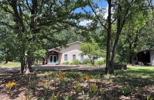 Gober House | Caney Acres - close to Bonham, Tx & Local Lakes. 45 minutes north of McKinney