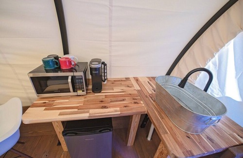 Benton Apartment | Caney Creek | Luxury Covered Wagon Glamping