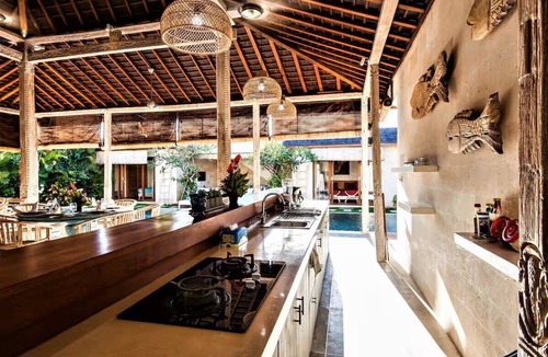 Padonan Villa | ❤Canggu Private 4BR Pool Villa❤Sundeck❤8" BEACH