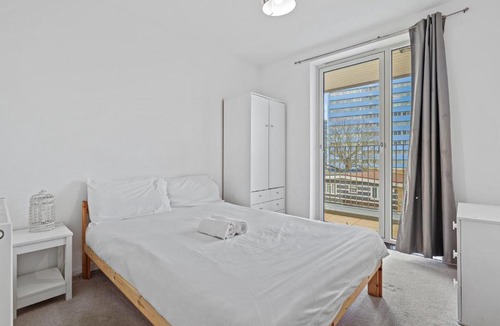 Canning Town Apartment | Canning Town Apartment