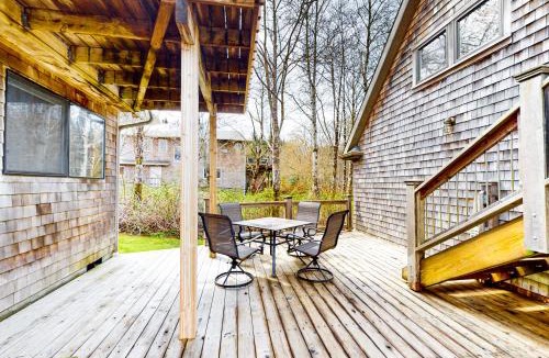 Tolovana Park House | Cannon Beach Cottage