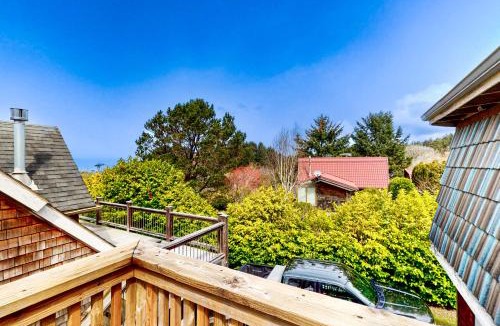 Tolovana Park House | Cannon Beach Cottage