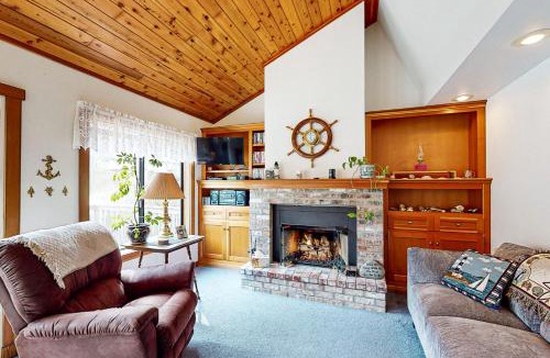 Tolovana Park House | Cannon Beach Cottage