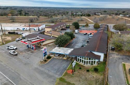 Gonzales Hotel | Cannon Inn By Capital O Gonzales Tx