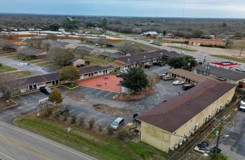 Gonzales Hotel | Cannon Inn By Capital O Gonzales Tx