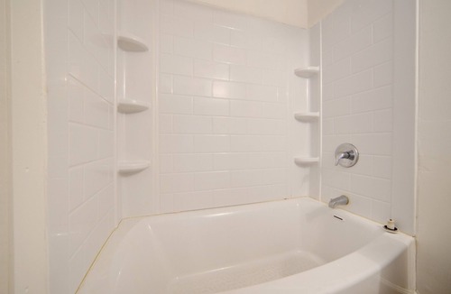 Gonzales Hotel | Cannon Inn By Capital O Gonzales Tx