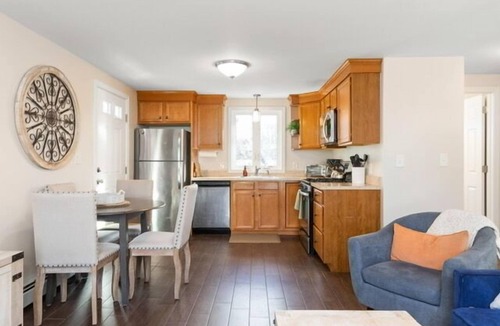 Salem House | Canobie Lake Hideaway