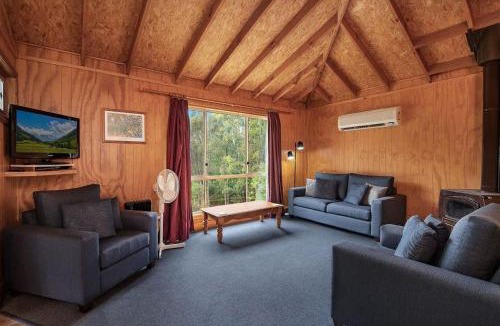 Canobolas House | Canobolas Mountain Two-Bedroom Cabin 1