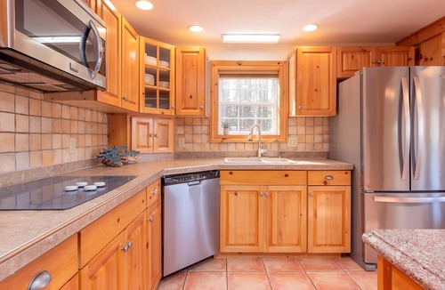 LaBelle Cottage | Canoe Cove Lake House