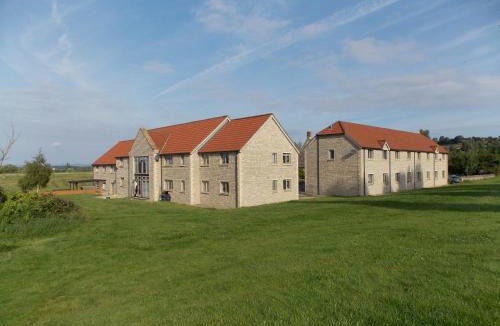 Wotton-under-Edge Cabin | Canons Court Mews