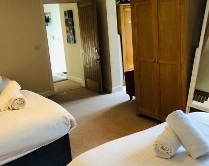 Wotton-under-Edge Cabin | Canons Court Mews