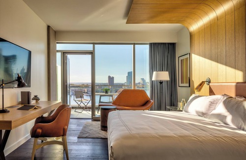 Fells Point Hotel | Canopy by Hilton Baltimore Harbor Point