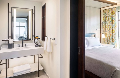 SouthPark Hotel | Canopy by Hilton Charlotte Southpark