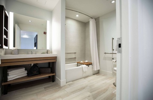 Cityplace Hotel | Canopy by Hilton Dallas Uptown