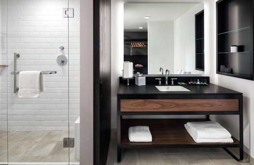 Downtown East Hotel | Canopy by Hilton Minneapolis Mill District