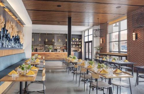 Downtown Portland Hotel | Canopy By Hilton Portland Waterfront