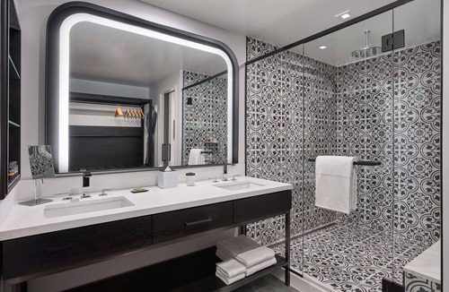 Downtown San Antonio Hotel | Canopy by Hilton San Antonio Riverwalk