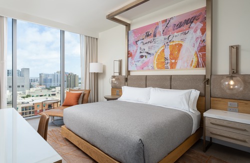 Downtown West Palm Beach Hotel | Canopy by Hilton West Palm Beach Downtown