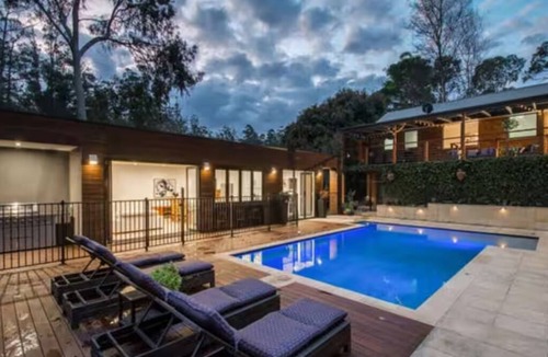 Monbulk House | Canopy Guest House