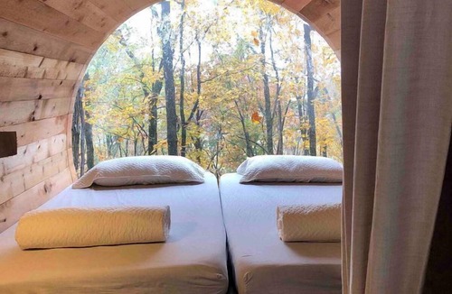 Lupton City Cabin | Canopy Treehouse - Glamp Design with Amazing Views, Wildwood, GA