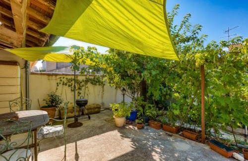 Lunel-Viel Bed & Breakfast | Cantegrel 1st Floor From 1 To 5