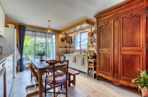 Lunel-Viel Bed & Breakfast | Cantegrel 1st Floor From 1 To 5