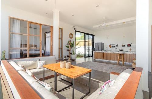 Munggu Villa | Cantik Maria- Family Pool Villa with Rice Field Views&Spacious Patio