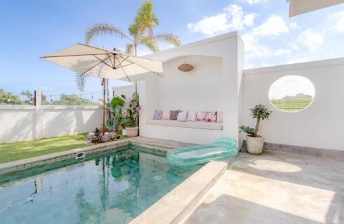Munggu Villa | Cantik Maria- Stylish 3BR Villa with Calming Ricefield Views