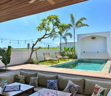 Munggu Villa | Cantik Maria- Stylish 3BR Villa with Calming Ricefield Views