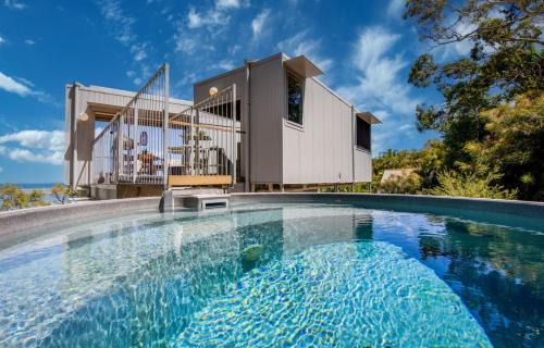 Seventeen Seventy House | Cantilever Seaview Pavilion