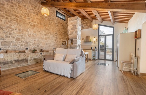 Montoliu de Segarra House | Cantó El Sech: Tourist Home with Pool and Private Enclosed Grounds