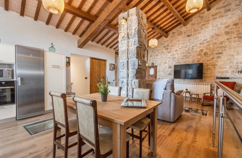 Montoliu de Segarra House | Cantó El Sech: Tourist Home with Pool and Private Enclosed Grounds