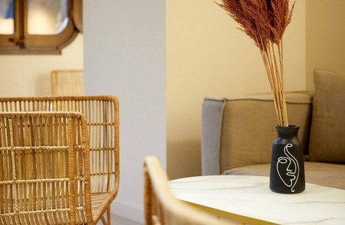 Old Town Apartment | Canvas Apartments & Lofts Girona
