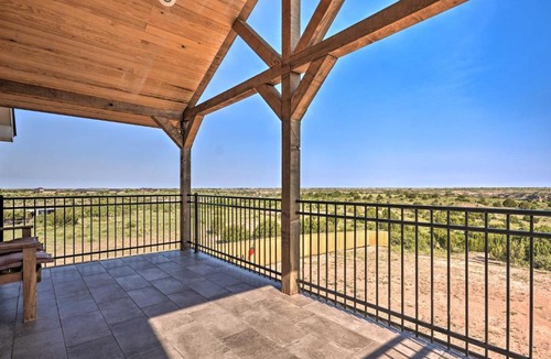 Canyon House | Canyon Barndominium with Hot Tub and Golf Cart!