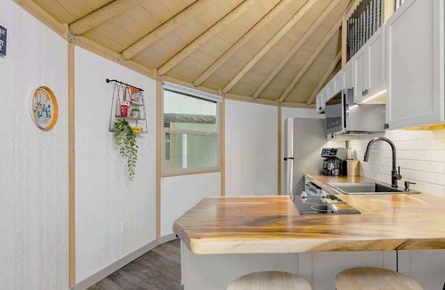 Canyon Lake Cabin | Canyon Family Yurt Cabin - Hot Tub, Loft, Full Kitchen & Bath